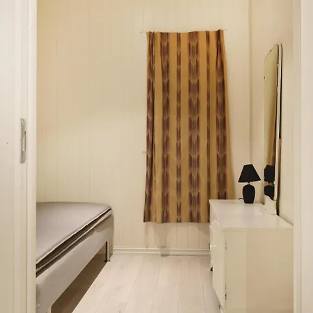 דירה Three-bedroom In